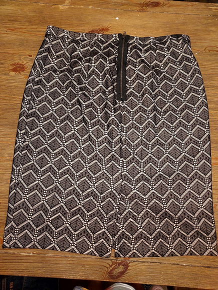 The Limited brand skirt - Picture 2 of 3